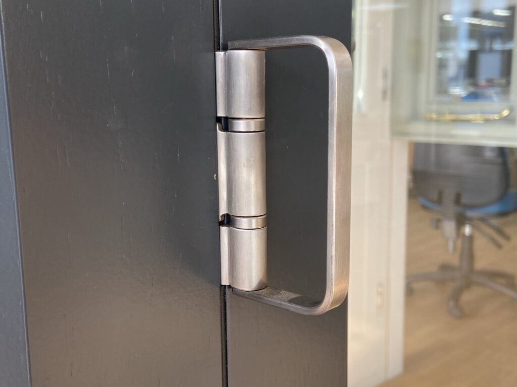 aluminium bi fold doors with multi point locking system detail finished in anthracite grey bifold doors trinity windows jersey 2500