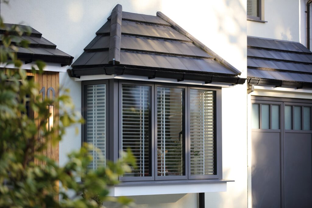 slimline 68 aluminium bay window reynaers trinity windows jersey 2500